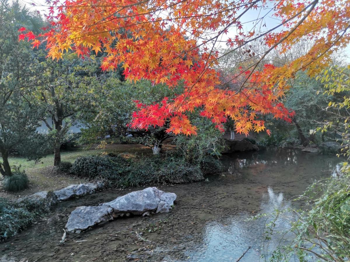 Westlake Youth Hostel Manjuelong Branch Hangzhou Bagian luar foto